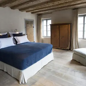 Townhouse Weisses Kreuz Hotel